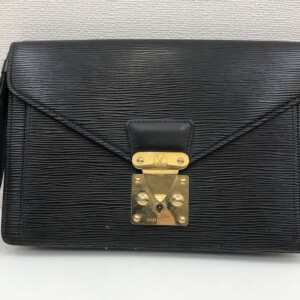 LOUIS VUITTON　ルイヴィトン　エピ　セリエ　ドラゴンヌ　M52762　クラッチバッグ
